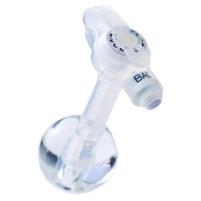 Niskoprofilowy zgłębnik gastrostomijny MIC-KEY* ze złączami ENFit