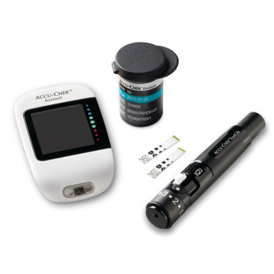 Glukometr Accu-Chek Instant